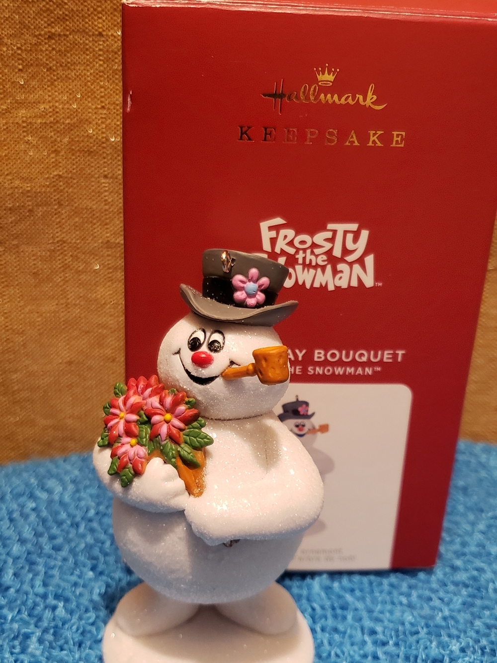 Hallmark Frosty the Snowman White Snowman Ornament with Bouquet